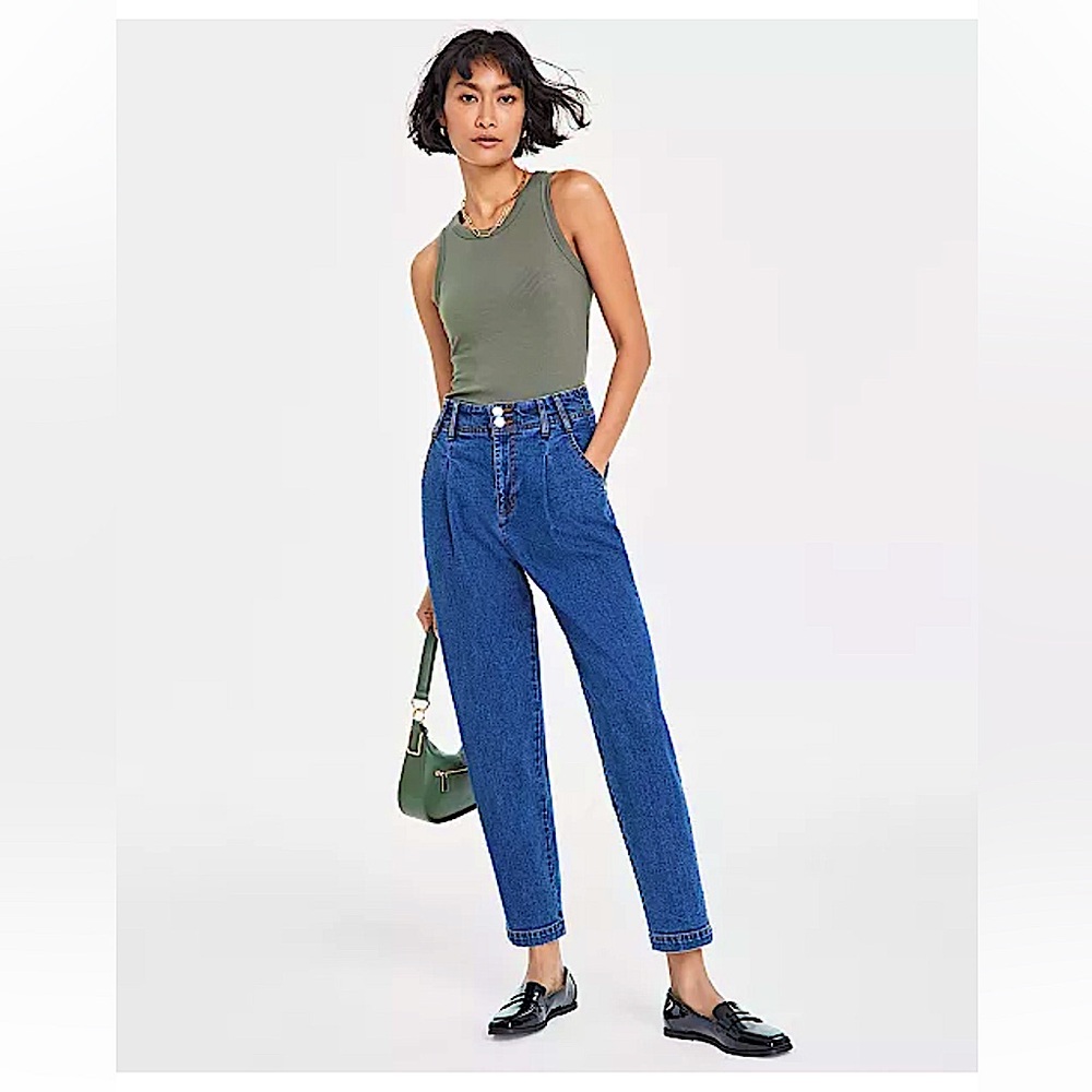 Women's Taper Leg Jeans
